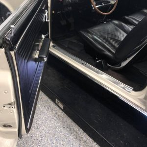 66812804-770-0@2X 1965 Pontiac GTO 389 Tri-Power Setup