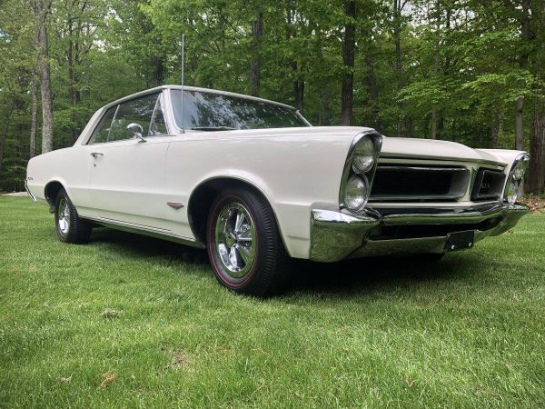 66812852-770-0@2X 1965 Pontiac GTO 389 Tri-Power Setup