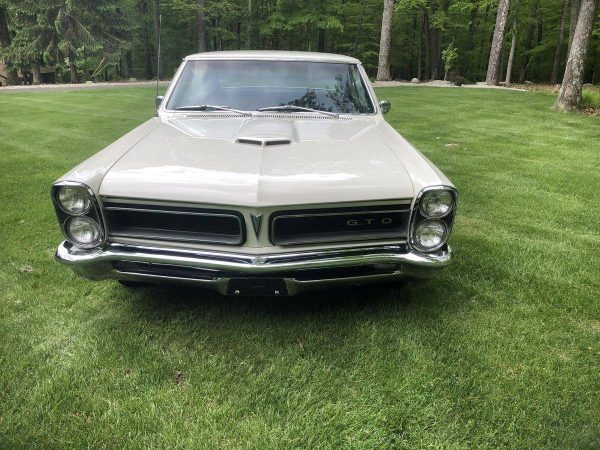 66812914-770-0@2X 1965 Pontiac GTO 389 Tri-Power Setup
