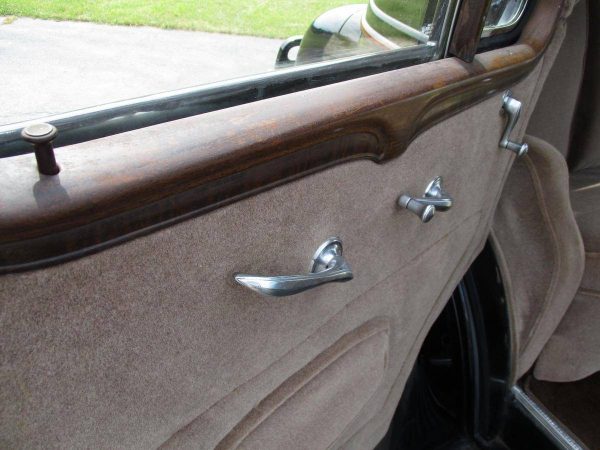 67964680-770-0@2X 1933 Buick 90