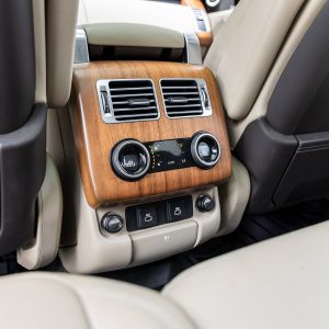85543e73e0e64a98bc7b99087d416c73 2021 Land Rover Range Rover P525 Westminster Edition