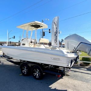 8563735_20221125125051978_1_XLARGE 2019 Boston Whaler 240 Dauntless
