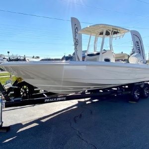 8563735_20221125125105902_1_XLARGE 2019 Boston Whaler 240 Dauntless