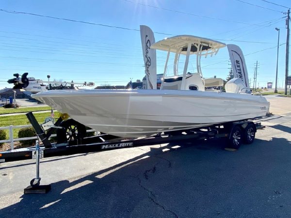 8563735_20221125125105902_1_XLARGE 2019 Boston Whaler 240 Dauntless