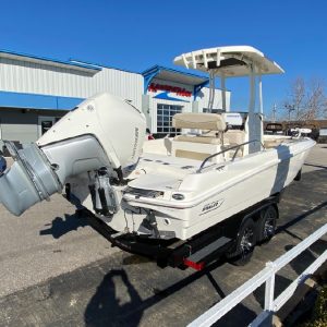 8563735_20221125125118693_1_XLARGE 2019 Boston Whaler 240 Dauntless