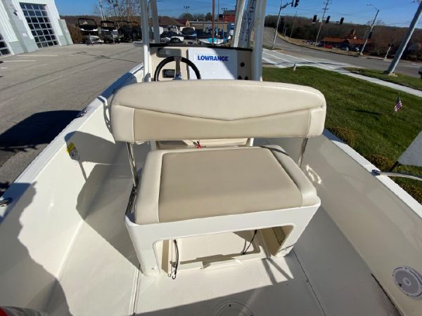 8563735_20221125125156909_1_XLARGE 2019 Boston Whaler 240 Dauntless