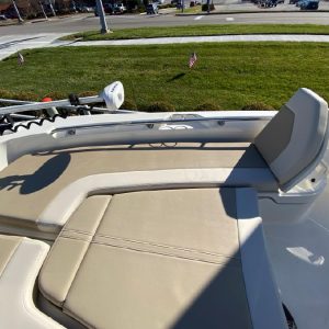 8563735_20221125125237331_1_XLARGE 2019 Boston Whaler 240 Dauntless