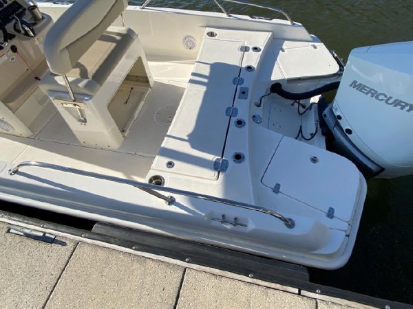 8563735_20221125125911047_1_XLARGE 2019 Boston Whaler 240 Dauntless