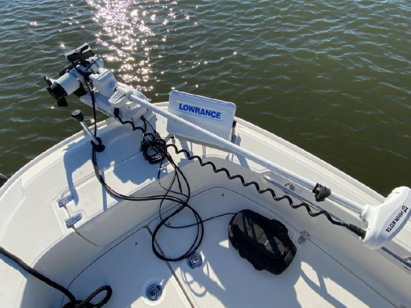 8563735_20221125125956755_1_XLARGE 2019 Boston Whaler 240 Dauntless