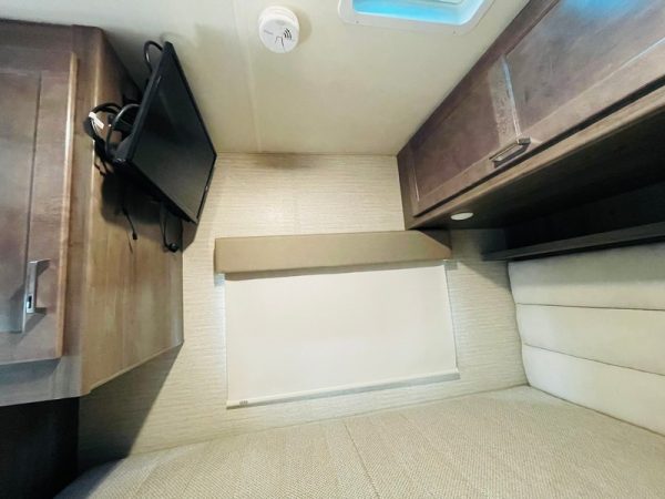 Image00045 2021 Winnebago Class C RV MINNIE WINNIE 25B