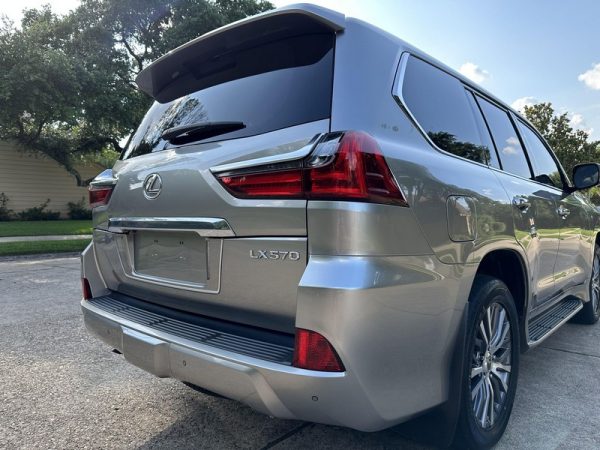 IMG_383920_ (13) 2019 Lexus LX 570