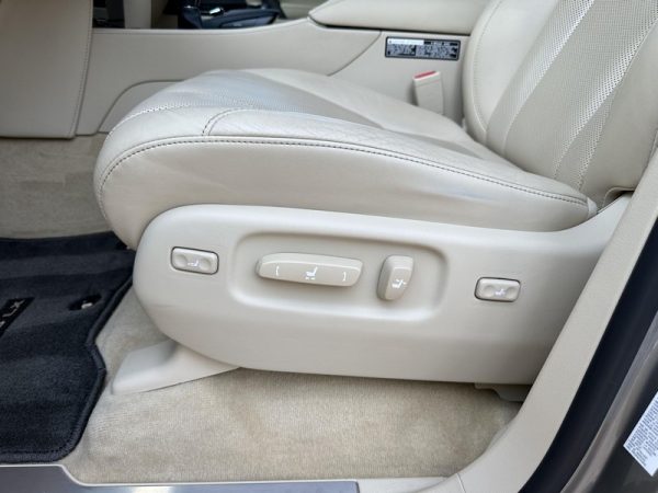 IMG_383920_ (22) 2019 Lexus LX 570