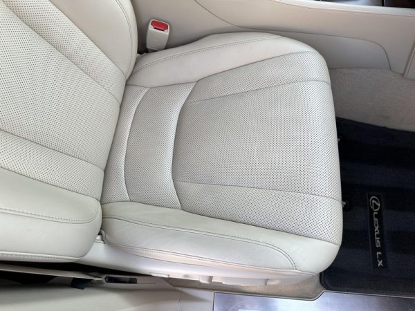 IMG_383920_ (24) 2019 Lexus LX 570