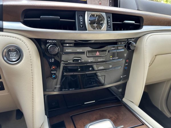 IMG_383920_ (54) 2019 Lexus LX 570
