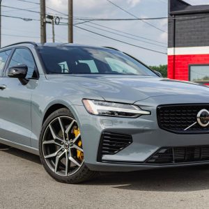 1 2023 Volvo V60 Recharge T8 Polestar Engineered