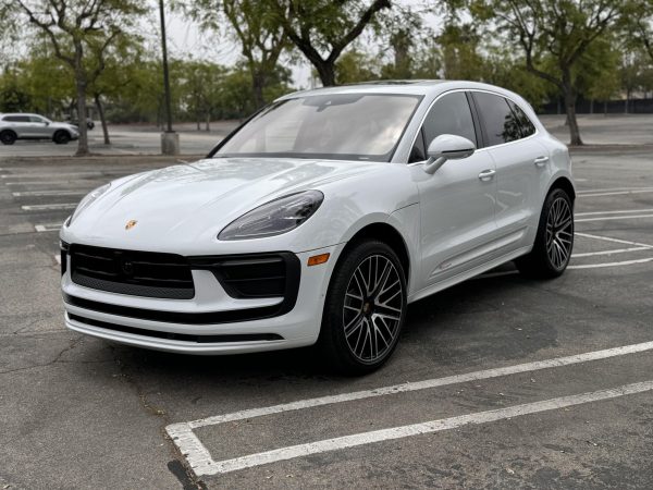 1 2024 Porsche Macan
