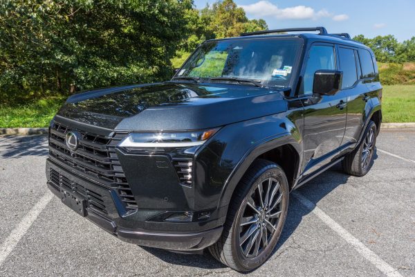 2 2024 Lexus GX 550 Luxury+