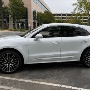 2 2024 Porsche Macan