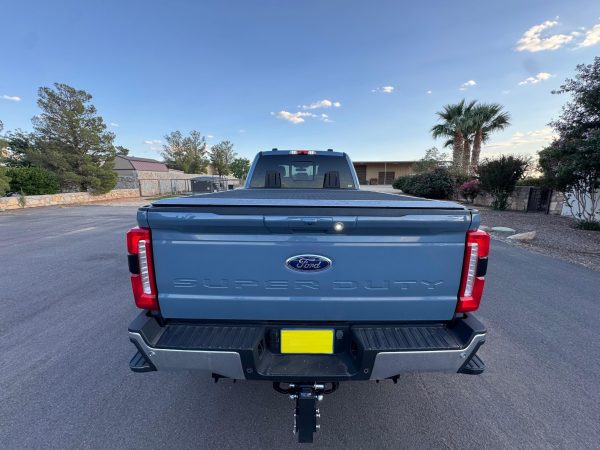 3 2023 Ford F-350 Super Duty Lariat 4×4