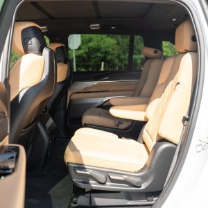 36PZ1wOy-0hpnJJU 2025 Cadillac Escalade IQ Sport 2