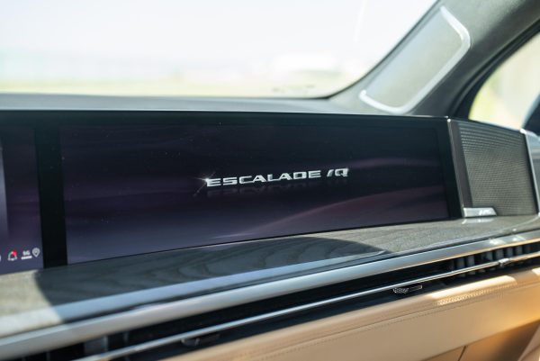 36PZ1wOy-9R9JLJY 2025 Cadillac Escalade IQ Sport 2