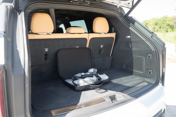 36PZ1wOy-BDMAOPX 2025 Cadillac Escalade IQ Sport 2