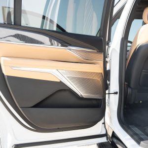 36PZ1wOy-CAY2eeN 2025 Cadillac Escalade IQ Sport 2