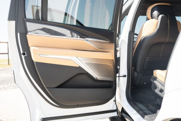 36PZ1wOy-CAY2eeN 2025 Cadillac Escalade IQ Sport 2