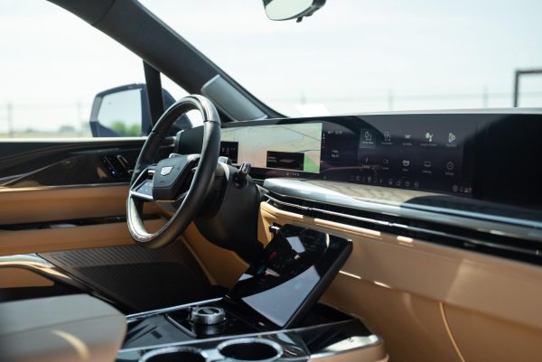 36PZ1wOy-FlqnuZR 2025 Cadillac Escalade IQ Sport 2