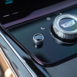 36PZ1wOy-QaU0r3- 2025 Cadillac Escalade IQ Sport 2