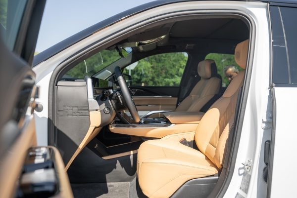 36PZ1wOy-XCJVxxq 2025 Cadillac Escalade IQ Sport 2