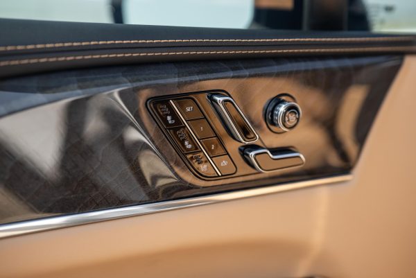 36PZ1wOy-_Ak2C_j 2025 Cadillac Escalade IQ Sport 2