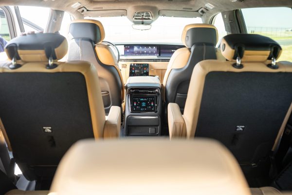 36PZ1wOy-l2eeB_j 2025 Cadillac Escalade IQ Sport 2