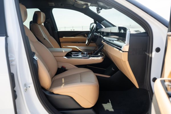 36PZ1wOy-r0u04oX 2025 Cadillac Escalade IQ Sport 2