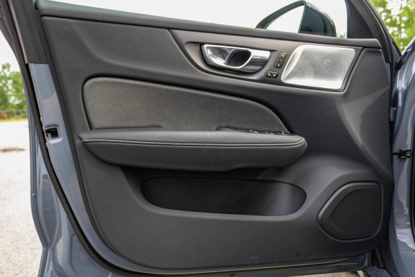 36YMoLdB-G_YS7sMMBE 2023 Volvo V60 Recharge T8 Polestar Engineered