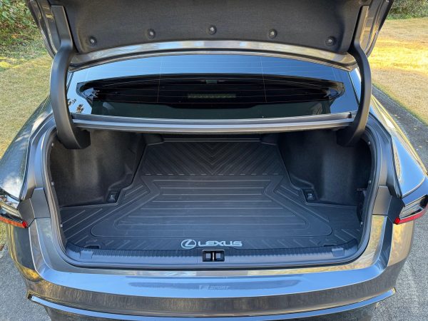 374BbYBp-YDk51GEgqyX 2023 Lexus IS 500 Premium