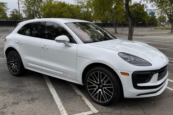 4 2024 Porsche Macan