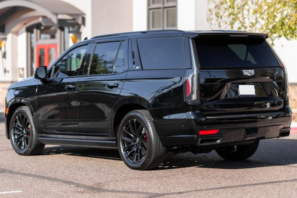 4 2023 Cadillac Escalade 4WD Sport