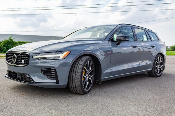 5 2023 Volvo V60 Recharge T8 Polestar Engineered