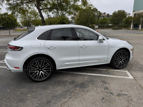 5 2024 Porsche Macan