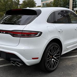 6 2024 Porsche Macan