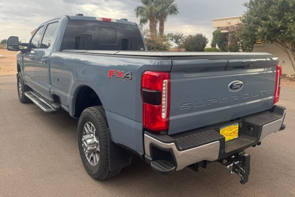 7 2023 Ford F-350 Super Duty Lariat 4×4