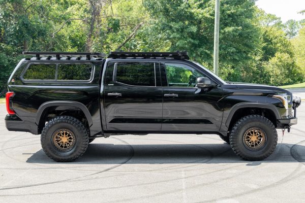 7 2022 Toyota Tundra SR5 CrewMax 4×4