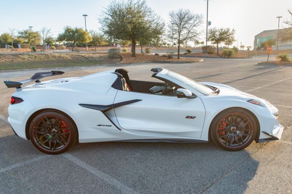 8 2023 Chevrolet Corvette Z06 Convertible 70th Anniversary Edition