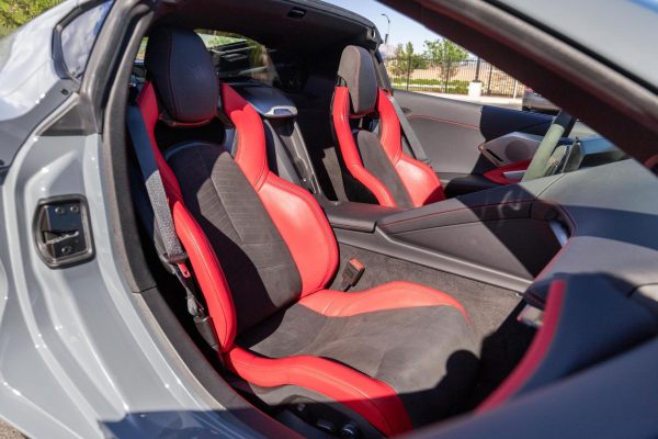 J1OW- 2024 Chevrolet Corvette E-Ray Coupe