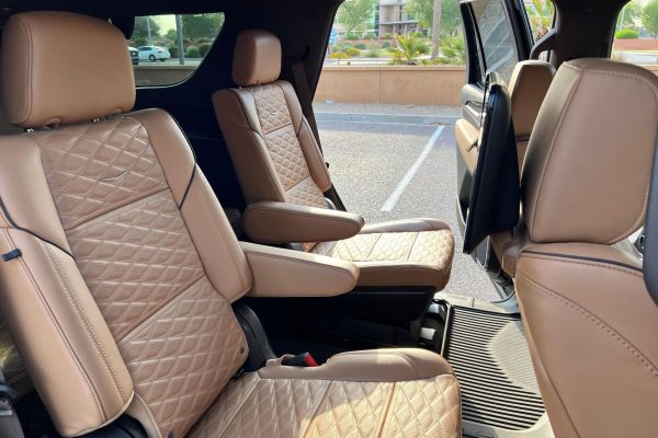 KDqBRDQE-3wsDQ_46Qx-(edit) 2023 Cadillac Escalade 4WD Sport