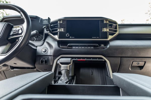 KZR1g0Rm-y_aBCC_F_J 2022 Toyota Tundra SR5 CrewMax 4×4