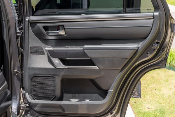 KZavOABO-TnDcvz6_yU 2023 Toyota Sequoia Platinum 4×4