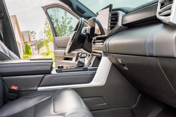 KZavOABO-qLAbF13GIy 2023 Toyota Sequoia Platinum 4×4