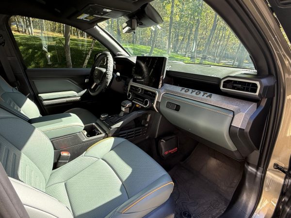 Kday7b1v-EIh_Cw2 2025 Toyota Tacoma Trailhunter Double Cab 4×4